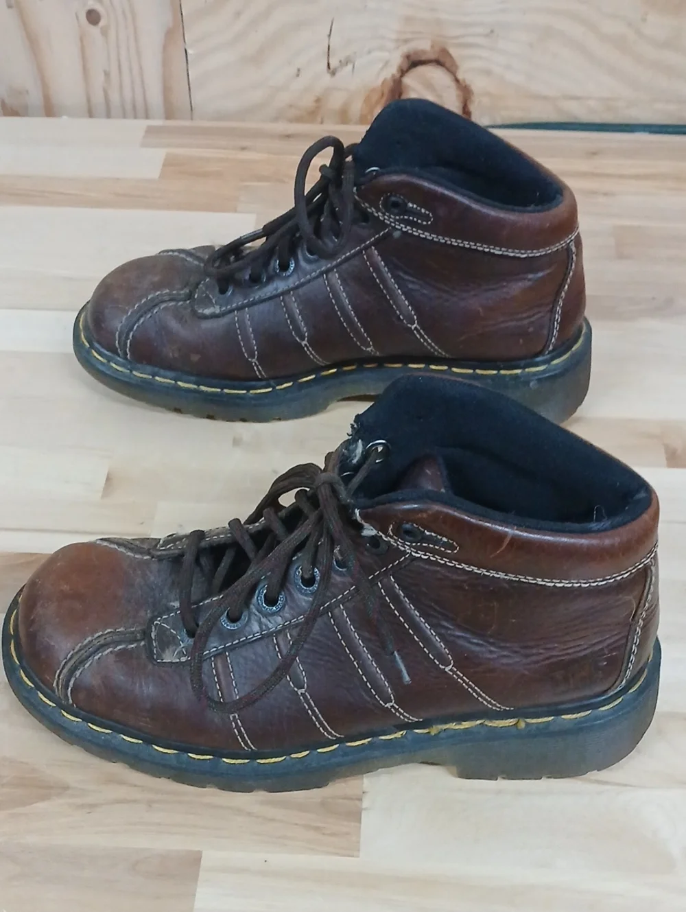 Dr. Martens Vintage Brown Leather Lace-Up Ankle Boots Size 7